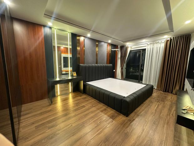 Nhỉnh 9 tỷ - hàng xóm vinhomes riverside 41m2, thang máy, 7308230