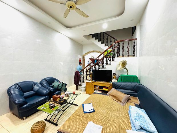 Bán nhà kim giang 54m2. 3 tầng. mặt tiền 4.4m. giá 13.5 tỷ 7308235