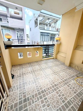 Nhà 4 tầng hẻm xa tải thông hưng phú p10q8. giá: 5.98 tỷ 7309825