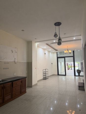 Mặt tiền 30 tháng 4, gần quảng trường, 161m2, 4 tầng kd 7311025