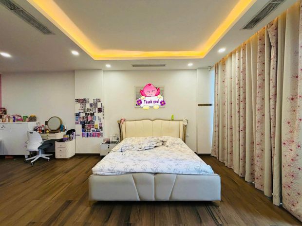 **bán nhà hxh út tịch** phường 4, tân bình 4,2*24 gần sân 7311718