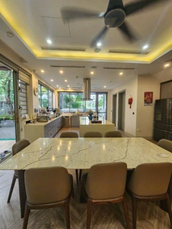 Bán biệt thự ciputra khu c.dt 180m2, 4 tầng. ở luôn. gần 7312448