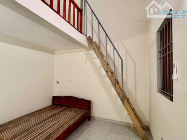 Cho thuê nhà 1 tầng+gác xép dtsd32m2+nội thất, ngõ ô tô 7312512