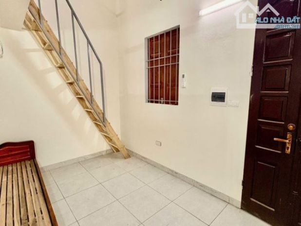 Cho thuê nhà 1 tầng+gác xép dtsd32m2+nội thất, ngõ ô tô 7312513