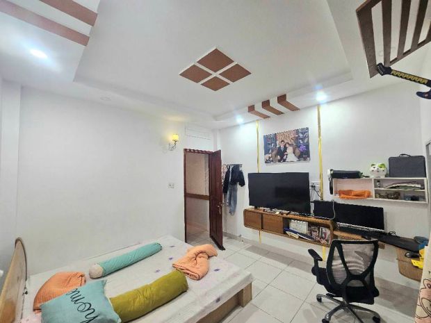 Trung tâm trường thọ - nhà 3 tầng 4pn rộng rải - đầy đủ 7312785