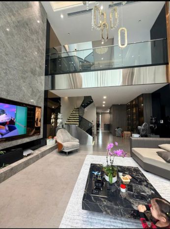 Siêu phẩm 5 tầng ở sướng ngõ ô tô thang máy trung tâm quận 7312891