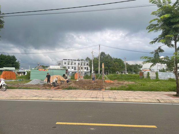 Còn 3 nền liền kề ngay hồ bơi trong khu dân cư tphcm 7312908