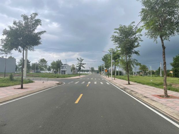 Còn 3 nền liền kề ngay hồ bơi trong khu dân cư tphcm 7312909