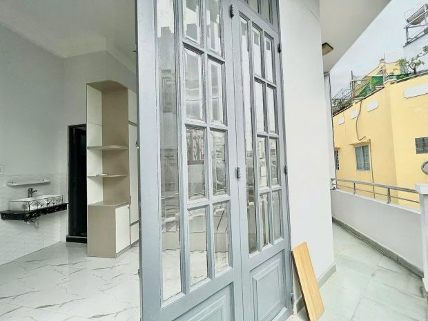 Nhà góc 4 tầng 6.1x10m nở hậu dt lớn bùi minh trực p5q8. 7312945