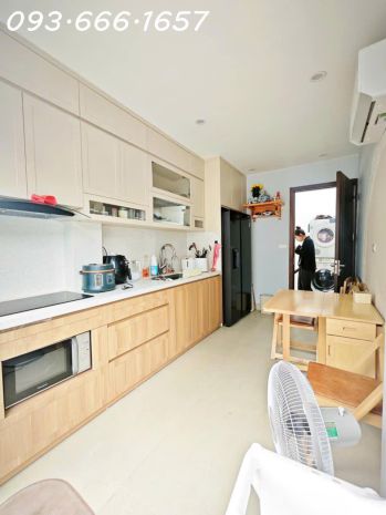 Bán bđs 30m 4t ở ngay sân cổng riêng , có thể tl mạnh tại 7317509