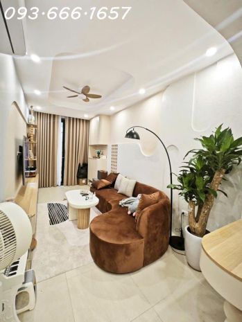 Bán bđs 30m 4t ở ngay sân cổng riêng , có thể tl mạnh tại 7317511