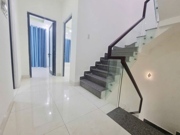 Bán nhà lạc long quân  3 tầng kiên cố  53.7m²  giá 4.8 tỷ 7318273