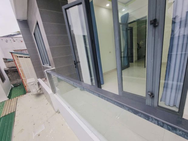 Bán nhà lạc long quân  3 tầng kiên cố  53.7m²  giá 4.8 tỷ 7318281