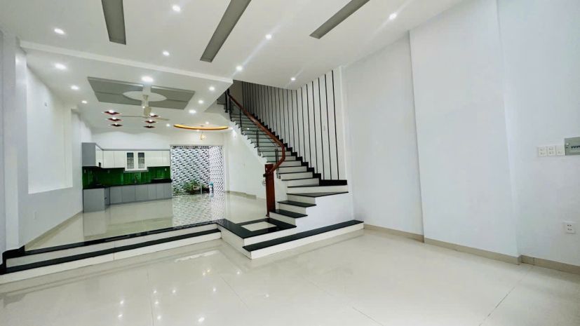 Nhà mặt tiền 6m-100m2- gần siêu thị go-khai thác kinh doanh 7325101