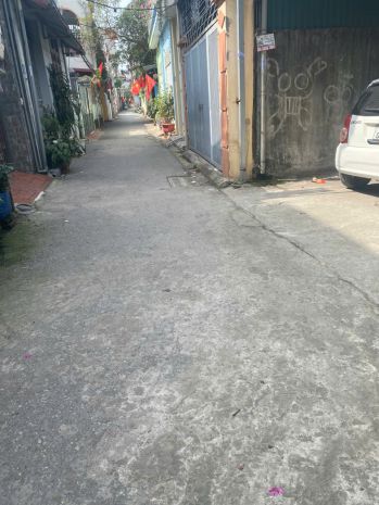 Bán nhà 3 tầng khu vực trung tâm thị trấn yên viên - hàng 7329138