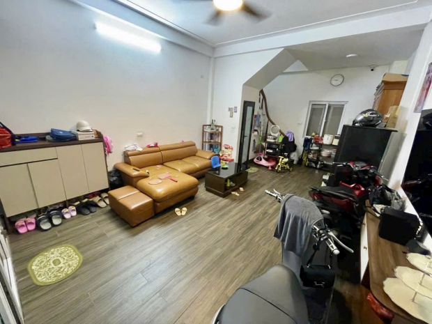 Bán nhà vị trí đẹp đường thach bàn - long biên - hn. 7331520