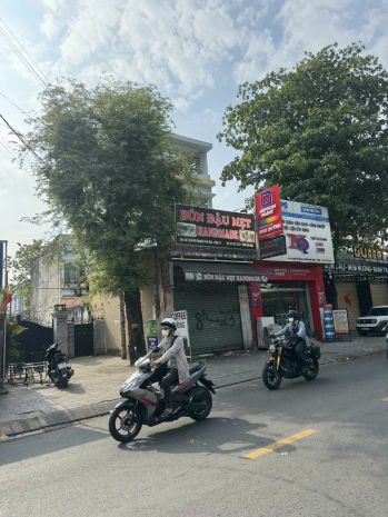 Mặt tiền 4.3x30 nguyễn văn quá q12  khu vực cực xung 7331810