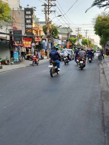 Mặt tiền 4.3x30 nguyễn văn quá q12  khu vực cực xung 7331812