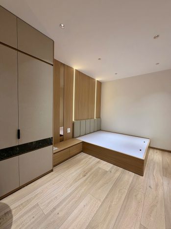 Bán nhà đẹp 35m2 gần ngọc lâm, long biên, 4 tầng  ở ngay 7332447