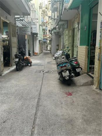 Nhà đường số 4 cư xá đô thành phường 4 cũ quận 3. 7334760