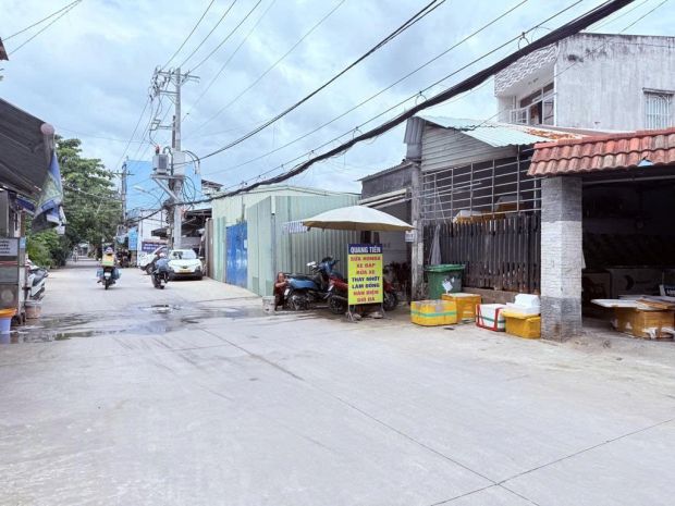 Ngộp ngân hàng  bán gấp nhà vị trí đẹp  hẻm xe tải  cách 7335353