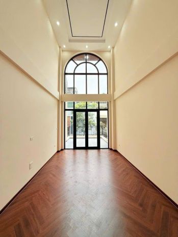 Lạc long quân bán nhà 6t thang máy 58m² mt 3.8m  giá chào 7335635