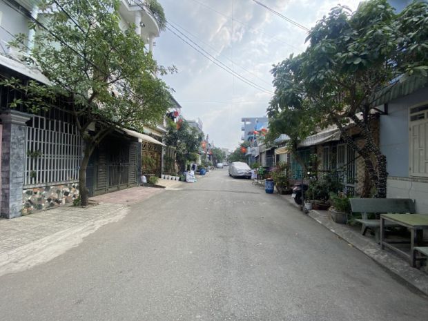 Bán nhà 1 trệt 1 lầu dĩ an,đường 2 ô tô,shr,gần vincom dĩ an 7337338