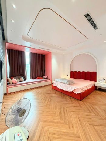 Cho thuê biệt thự cao cấp  bể bơi trong nhà  thang máy  f 7339029