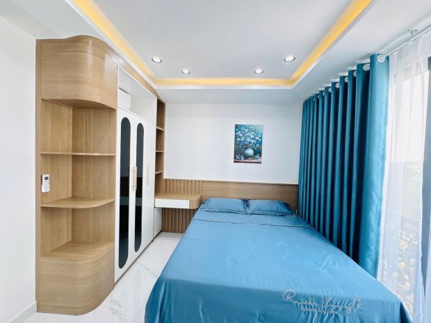 Nhà mới bạch đằng p.24  ngang 8m hiếm  hxh  5 tầng  tầm 7340394