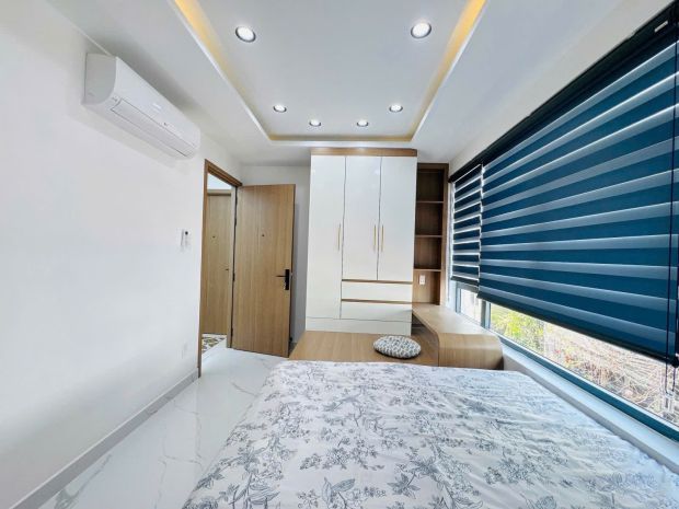 Nhà mới bạch đằng p.24  ngang 8m hiếm  hxh  5 tầng  tầm 7340395