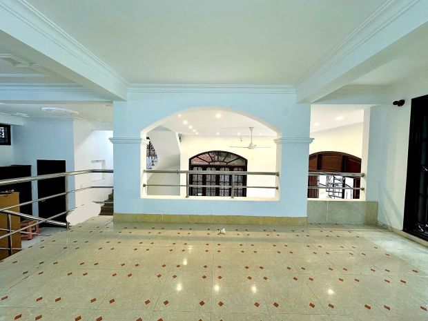 Giáp q1  nhà nguyễn hữu cảnh p.22 q.bình thạnh  10x16 7340436