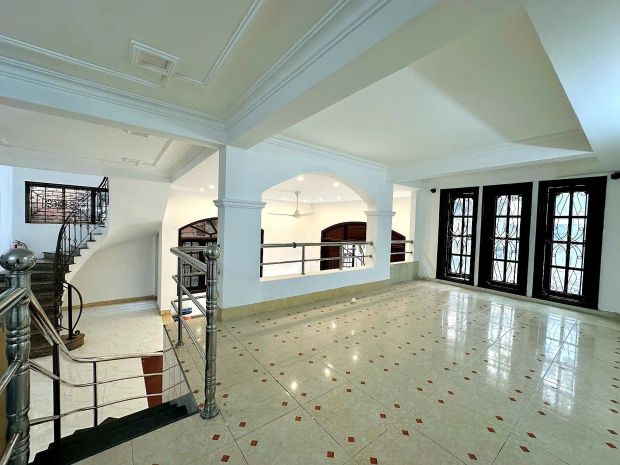 Giáp q1  nhà nguyễn hữu cảnh p.22 q.bình thạnh  10x16 7340438