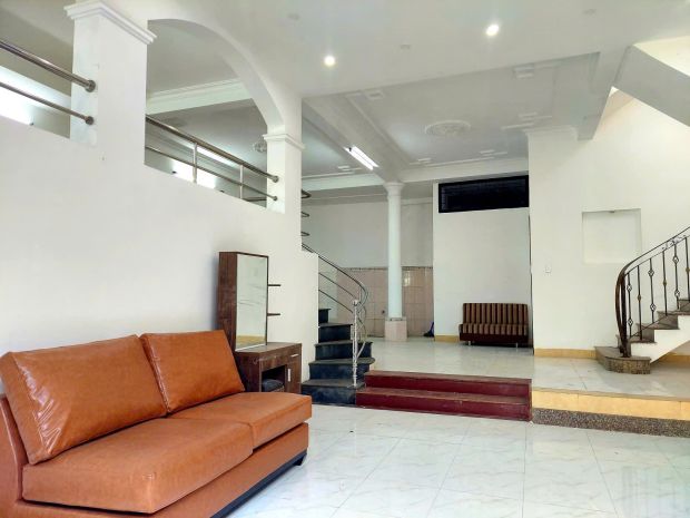 Giáp q1  nhà nguyễn hữu cảnh p.22 q.bình thạnh  10x16 7340439