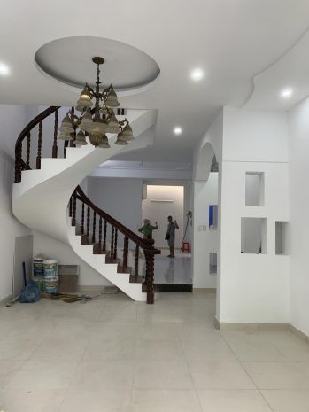 Cho thuê nhà 2 mặt tiền cạnh chợ tân hương q.tân phú 7342108