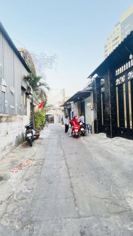 Bán nhà hẻm 4m phạm văn đồng - gần cv gia định, 8,5x16m, 3 7342364