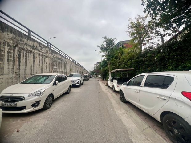 Bán đất ngõ 30 ngọc thuỵ 70m ngõ thông, oto chỉ 8 tỷ còn 7344334