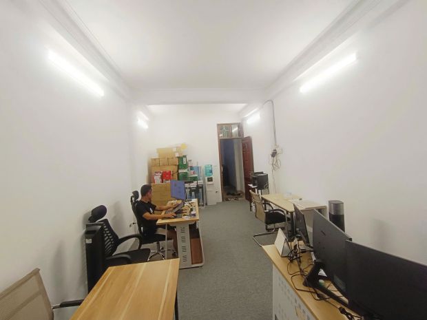 Chính chủ cho thuê nhà 6 tầng mặt phố hoàng quốc việt ,hà 7345778