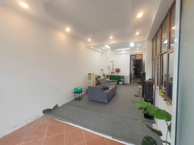 Chính chủ cho thuê nhà 6 tầng mặt phố hoàng quốc việt ,hà 7345780