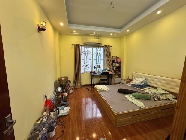 Phùng chí kiên  nhà 5tầng  30m²  mt 4m  8.9 tỷ  cầu giấy 7347363