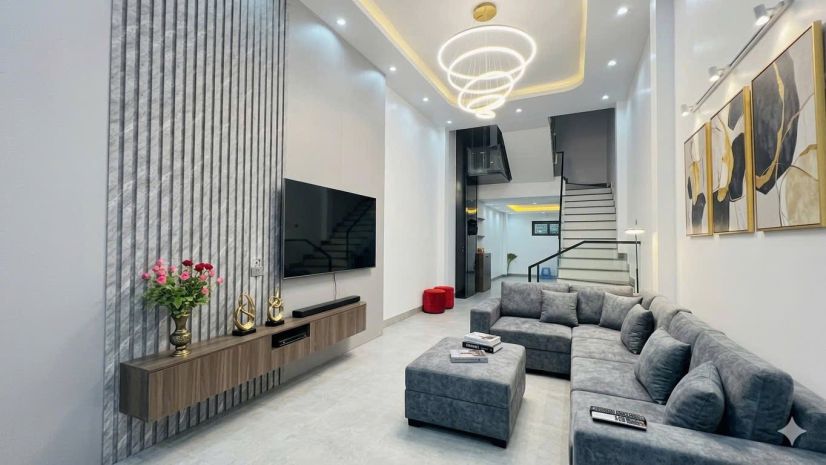 Nhà đẹp ở luôn phố lạc long quân 58m 5t giá 15 tỷ ngõ 7347935