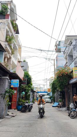 Nhà hẻm to như mặt tiền đường gò xoài,ngang 4m dài 14m,hơn 7348494