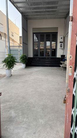 Cho thuê mặt bằng vị trí gần trung tâm bình chánh , tân nhựt 7348711