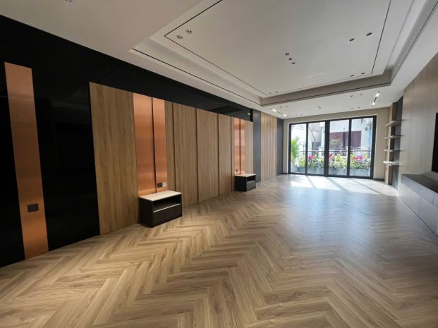 Siêu phẩm gia thụy 7 tầng 70m2, gara 2 ô tô, kinh doanh 7352947