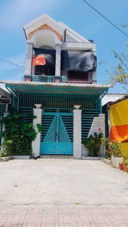 Nhà mặt tiền  kiên cố  chính chủ cần bán nhà tại thị trấn 7353405