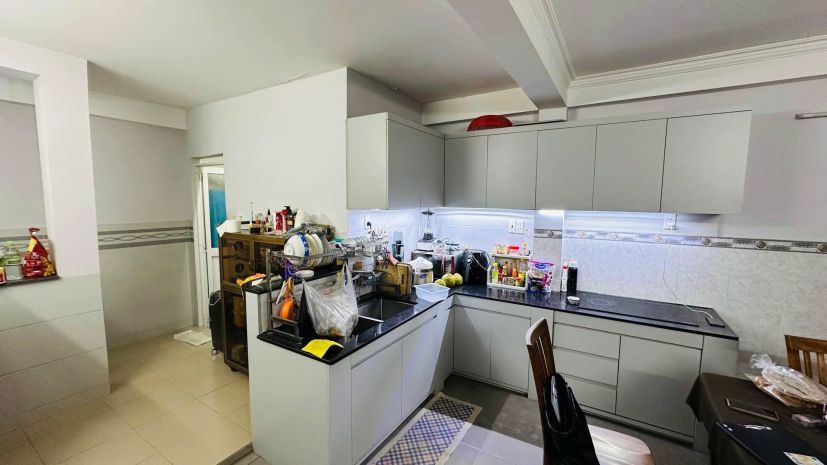 Nhà đẹp đông hưng thuận  hẻm 1 sẹc nguyễn văn quá  gần mt 7355183