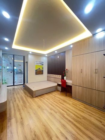 Nguyễn văn cừ , nhà đẹp ở ngay , full nội thất ,ngay sát 7357488