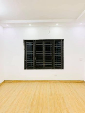 Bán nhà trung tâm thạch bàn  ngõ thông  gần gần hồ   chỉ 7358874