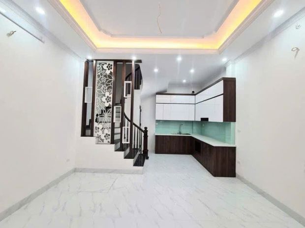 Nhỉnh 6.x tỷ hoàng mai 30m 5 tầng 6 ngủ  - nhà mới koong về 7360383