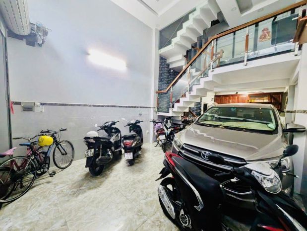 Hiếm! nhà ngang 4.55m  đối diện cityland  dòng tiền 7361647