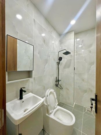 Chính chủ cần bán nhà có vị trí đẹp tại phường bình hưng 7362020